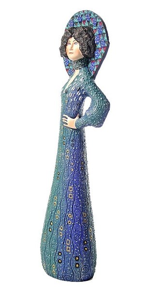 Figurine representation of Gustav Klimt's Portrait of Emilie Floge Statues